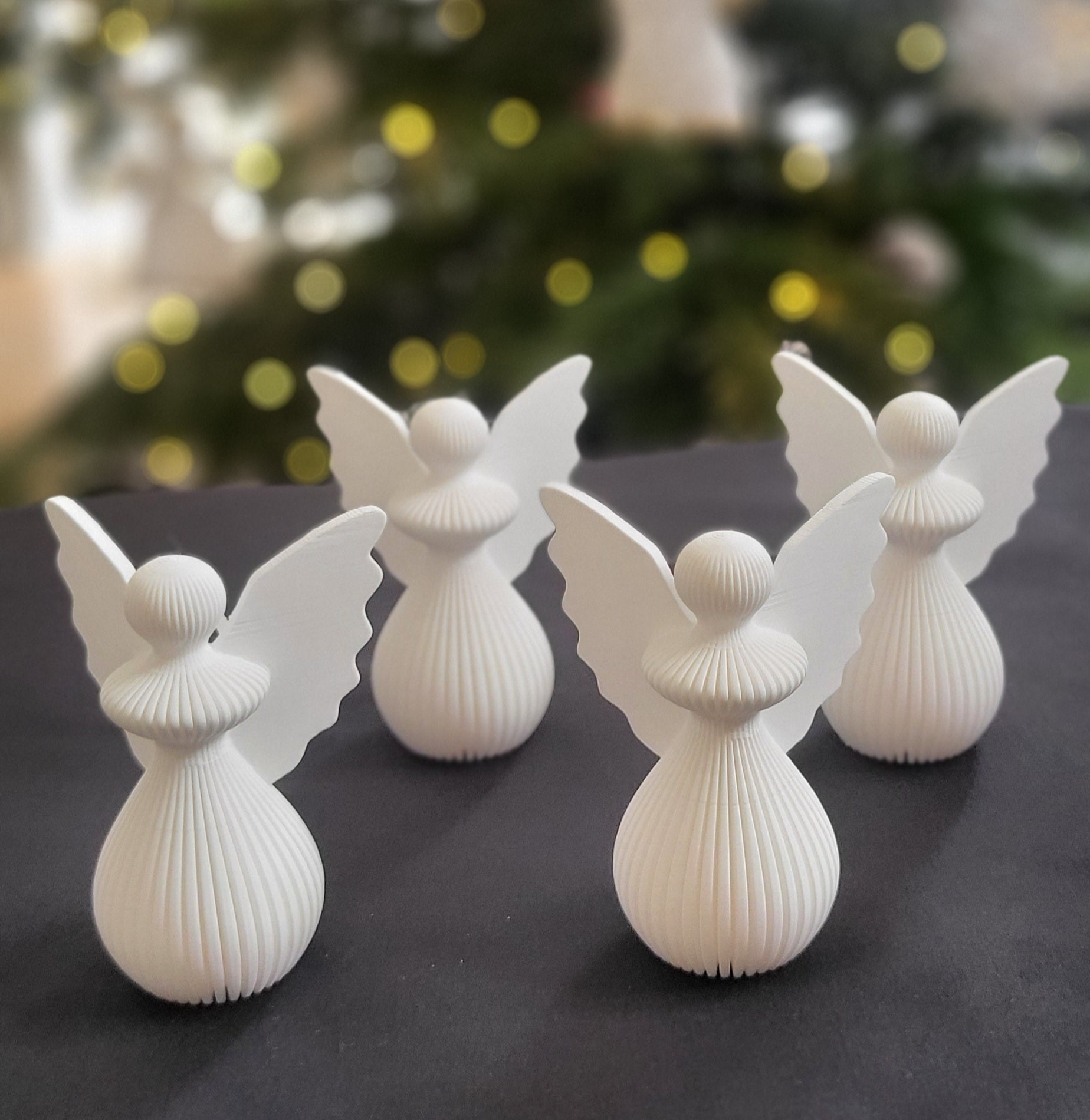 Zestaw 4 Aniołków Dekoracyjnych "Aria" – Kolekcja Liniowa
