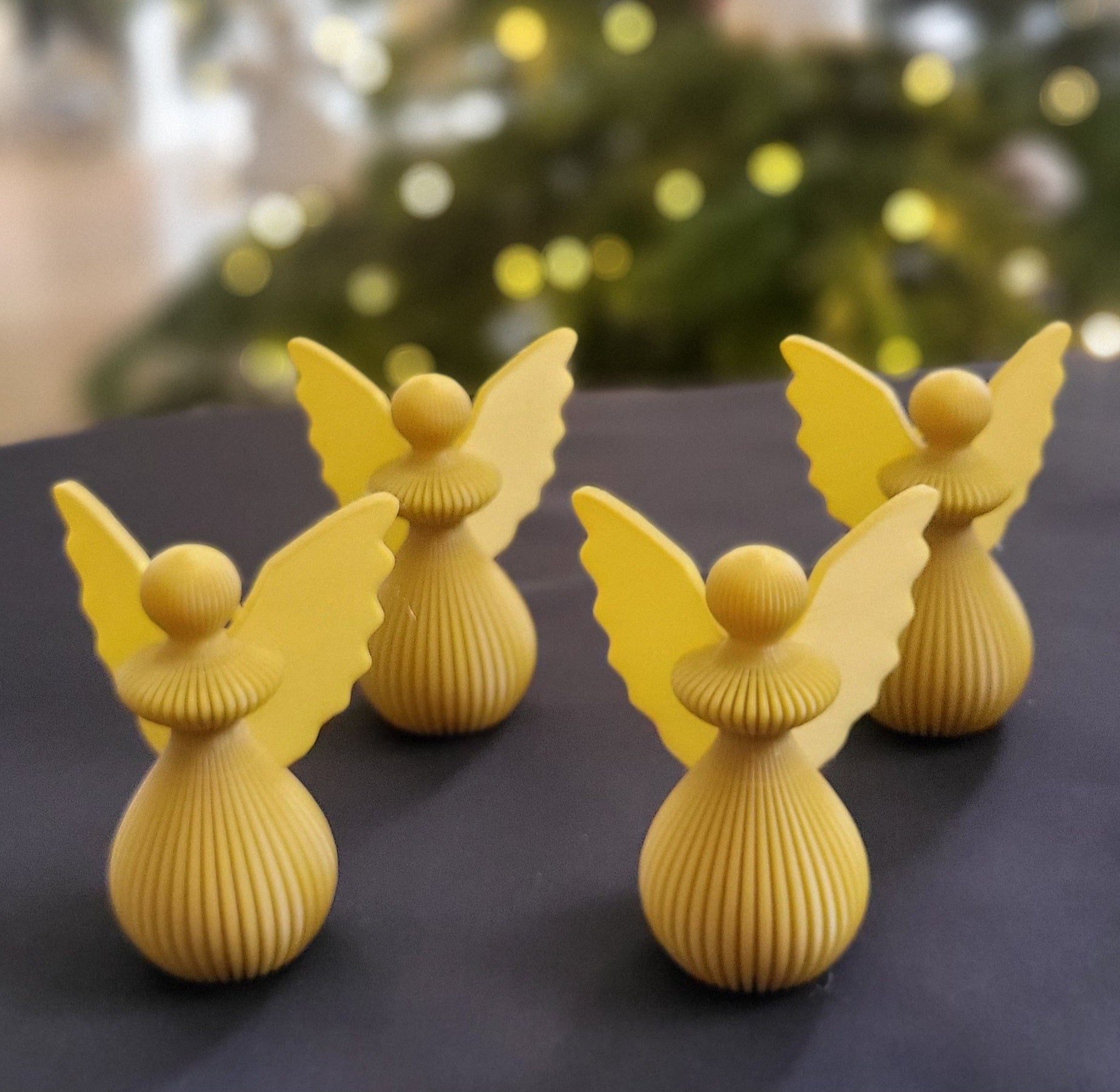 Zestaw 4 Aniołków Dekoracyjnych "Aria" – Kolekcja Liniowa